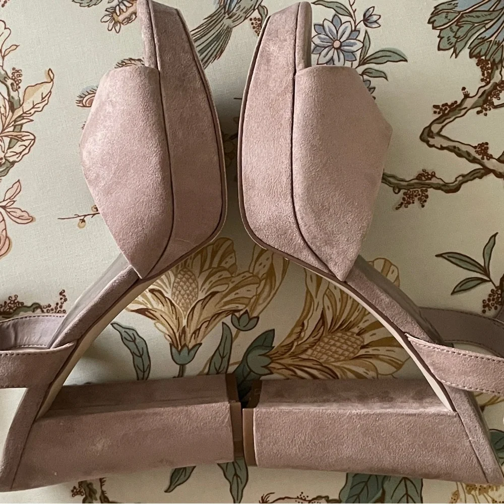 ** BUNDLE SALE 3/$16 ** Madden Girl Tan Platform Heels, Size 8